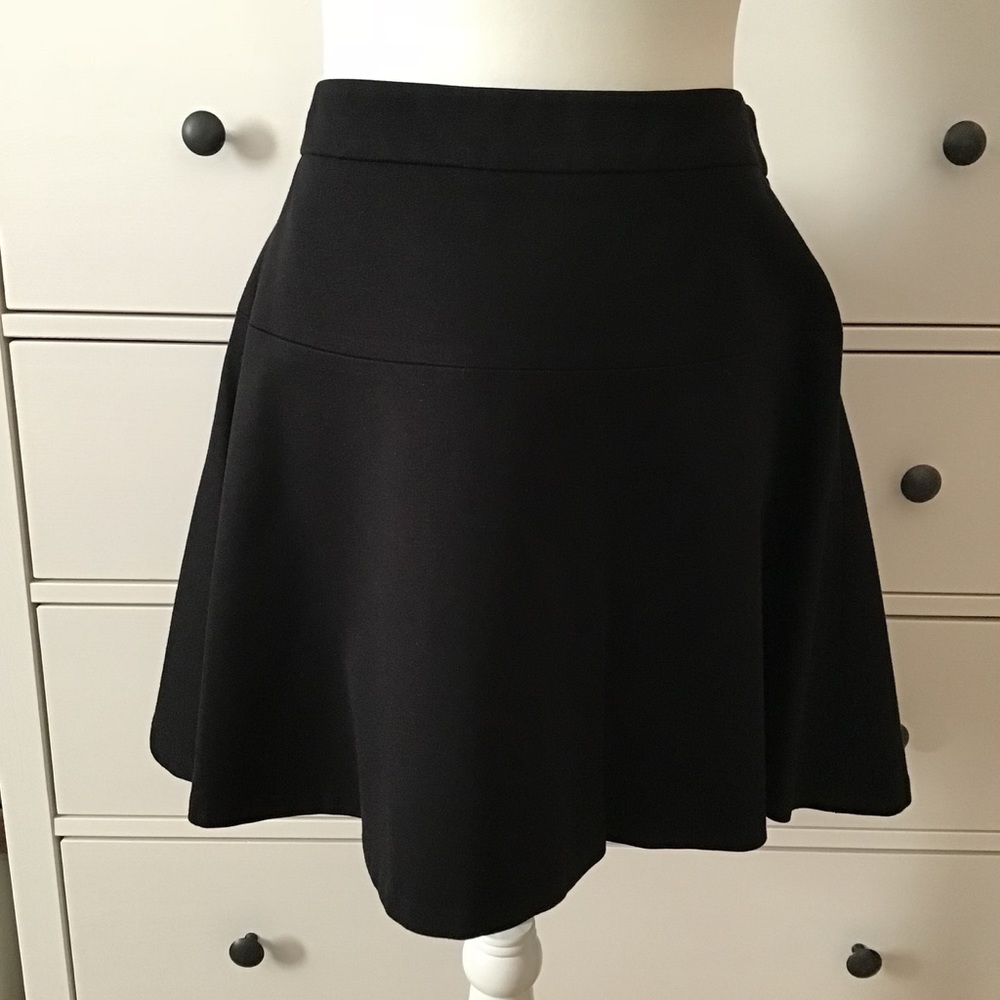 Banana Republic black skirt